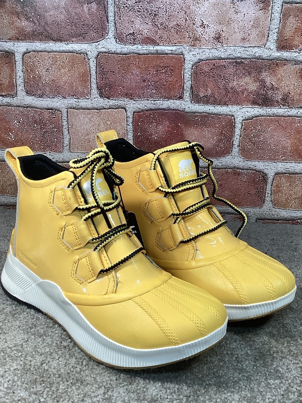 Sorel womens Out N About III Classic waterproof duck boots size 7